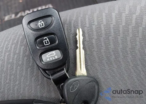 2016 Hyundai Elantra Se from USA, damaged, VIN 5NPDH4AE5GH692183